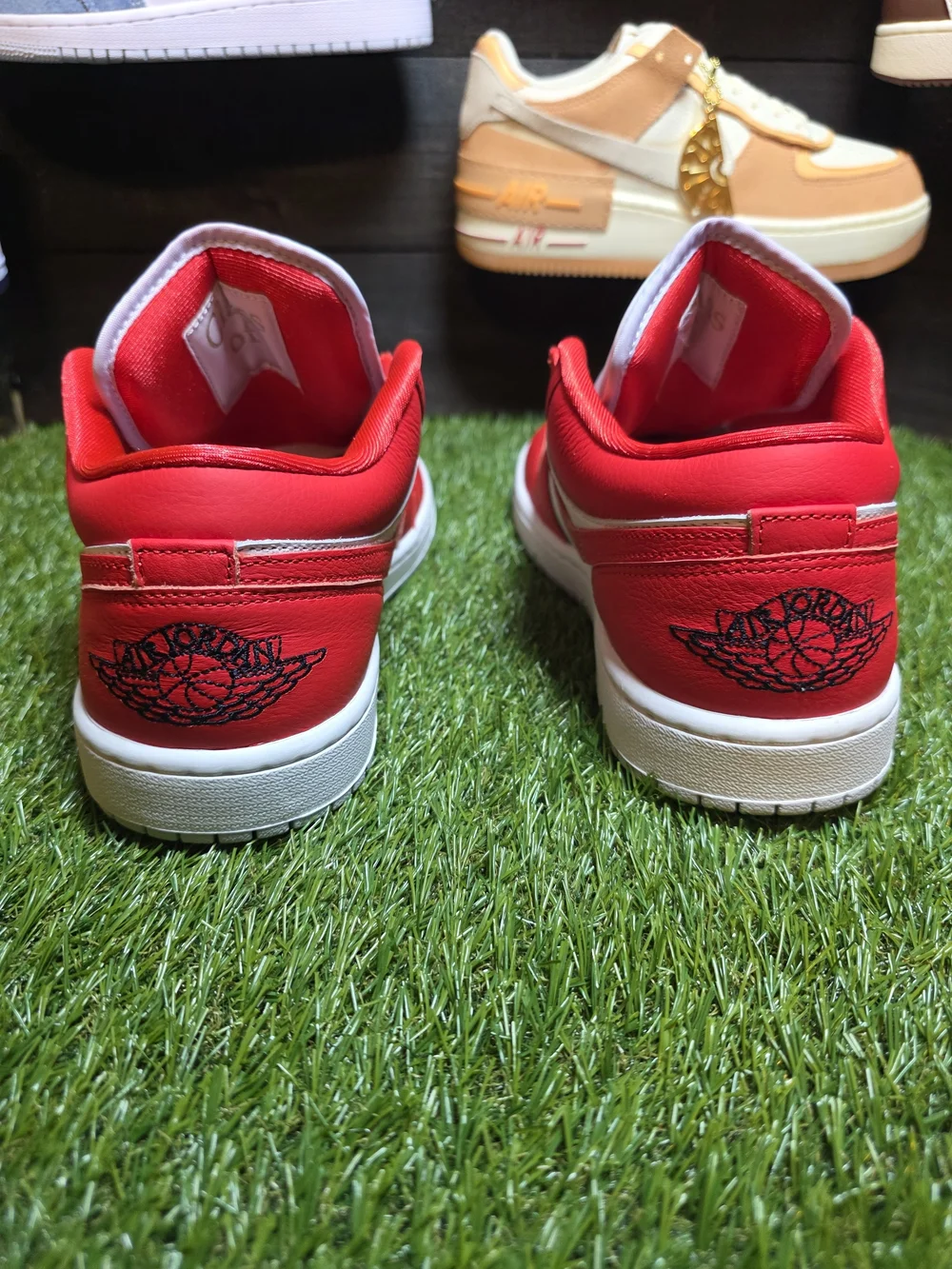 10.5 Mens Nike Air Jordan 1 Low- Sneakers - Red and White